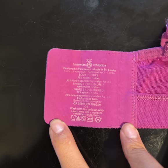 Lululemon ta ta tamers sports bra 32C - EUC - Picture 2 of 2